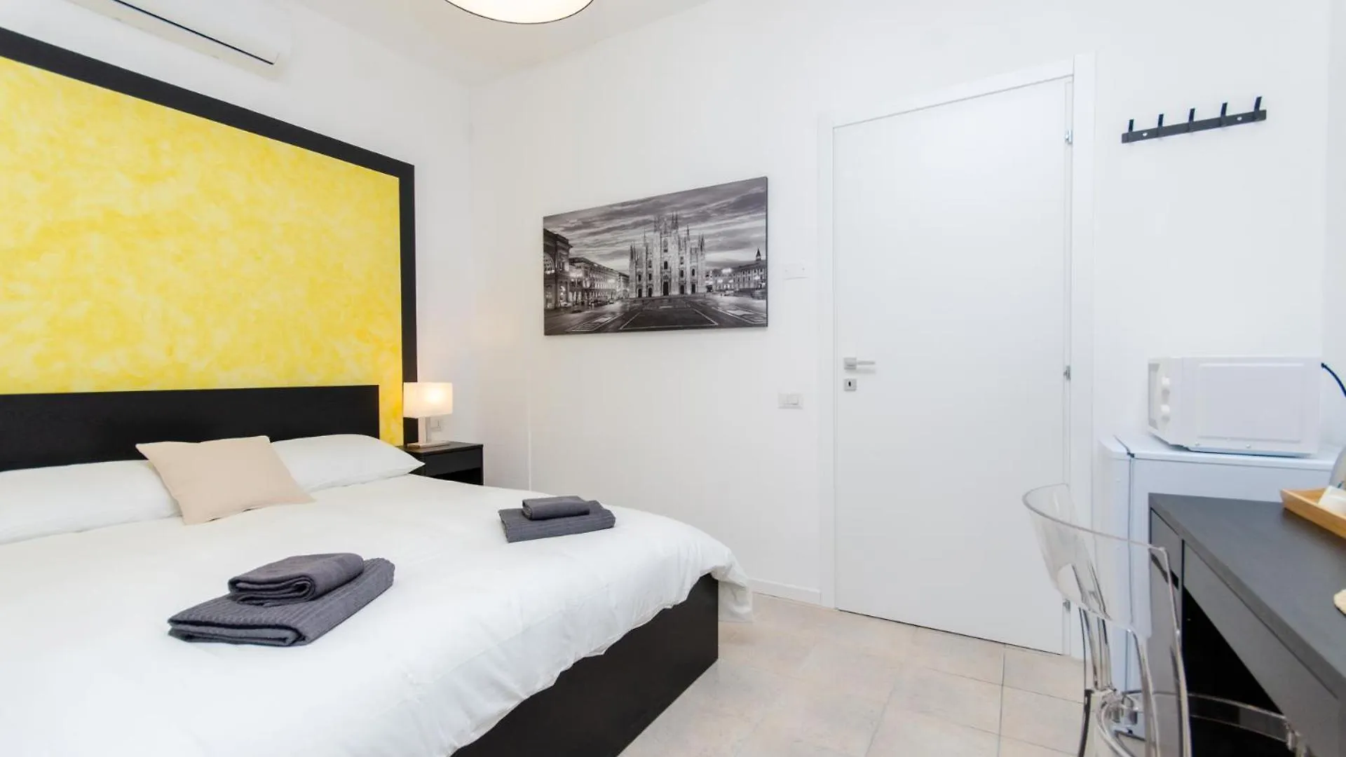 Yellow Room Милан Проживание в семье